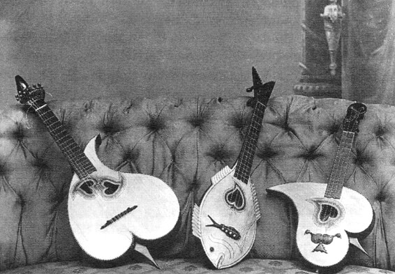 Guitar and machetes by Augusto Merciano da Costa, Funchal, offered in 1901 in this city to King D. Carlos. Photography “Vicentes”, 1897. (Source: Trindade, Rui Alves. 1995. “Instrumentos Populares Madeirenses” in Xarabanda Nº 8, 2nd. Funchal: Cultural Association e Musical Xarabanda (3-23).