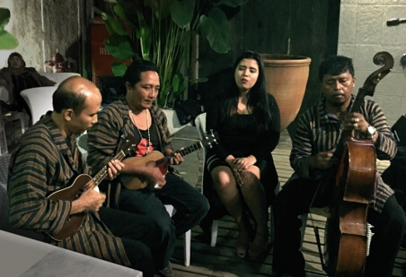 Yogyacarta: Prabowo Laksono (cuk); Hadi Sukarno (cak) do grupo Jawadwipa